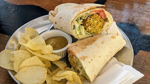 Ġugar Hangout & Bar: appetizing photo of served food