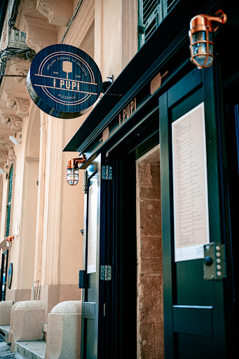 I Pupi Pizzeria: attractive exterior shot of restaurant