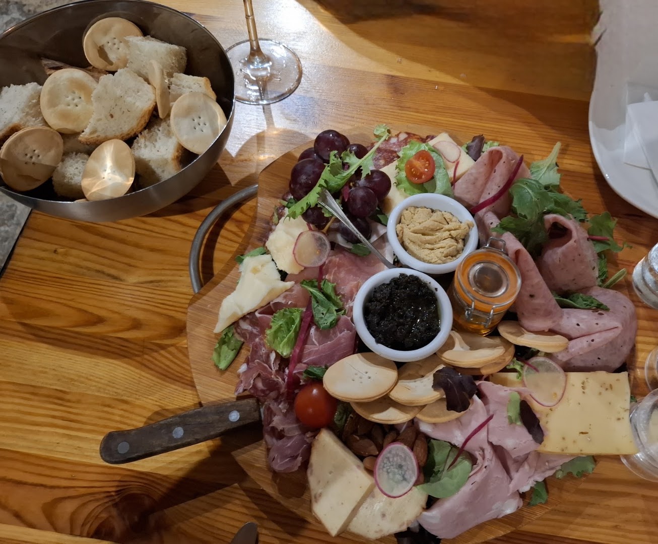 Del Borgo: appetizing food presentation