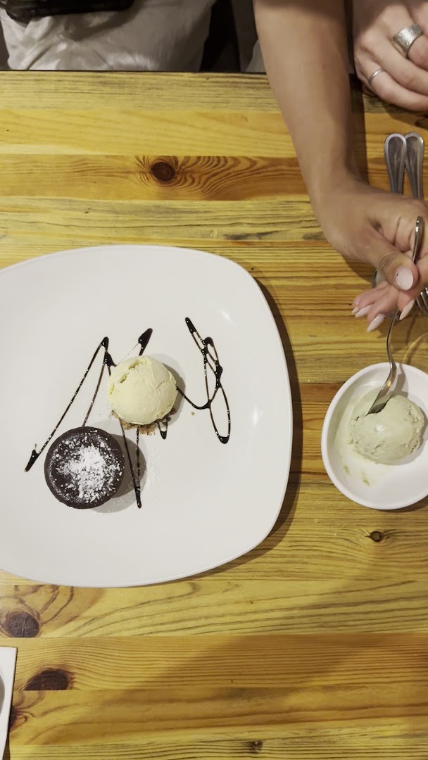 Del Borgo: appetizing photo of dessert