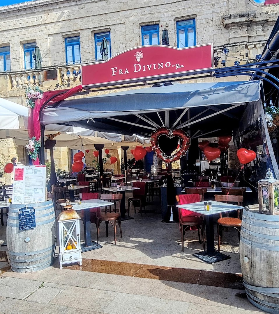 Fra Divino: clear photo of restaurant exterior