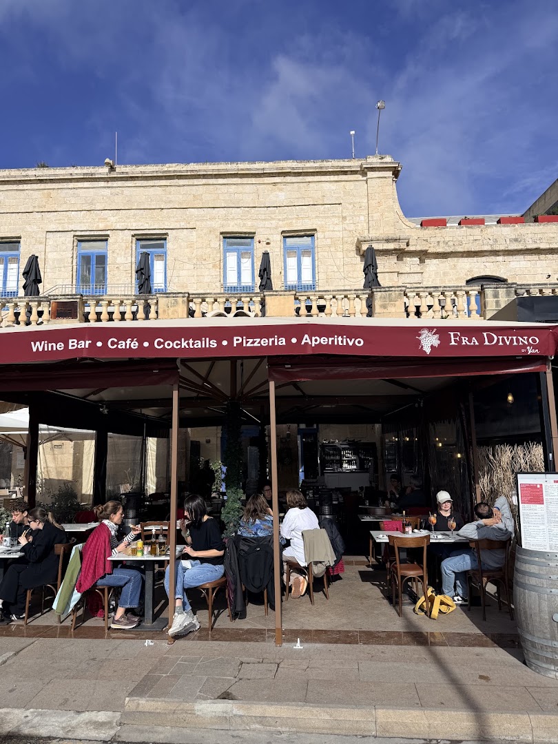 Fra Divino: inviting terrace atmosphere and exterior