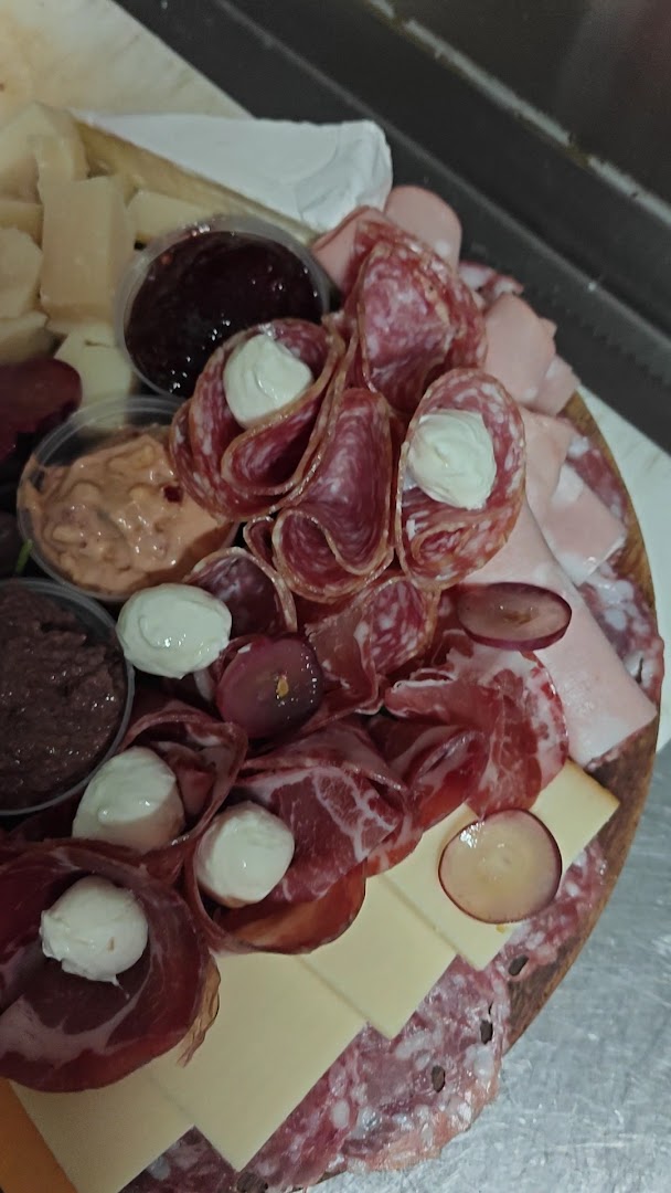 Fra Divino: appetizing food presentation