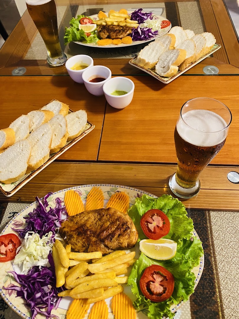 Restaurant Les Cocotiers: appetizing food and drink presentation