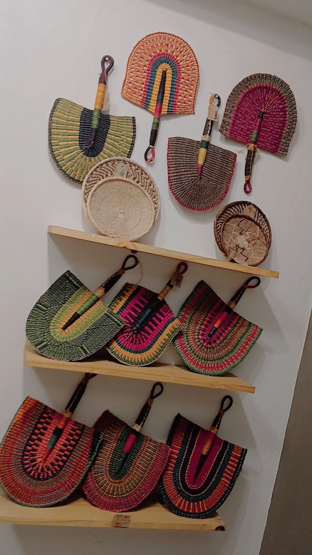 Nu Bazar: displays cultural collection items clearly