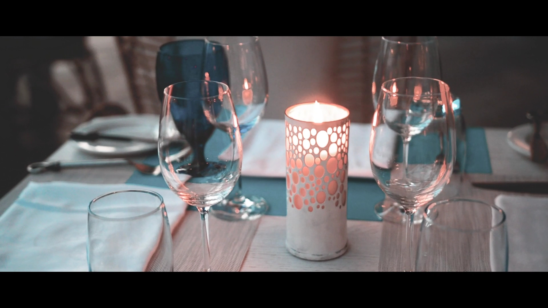 Maré Maré Beach Restaurant: atmospheric and professional restaurant shot