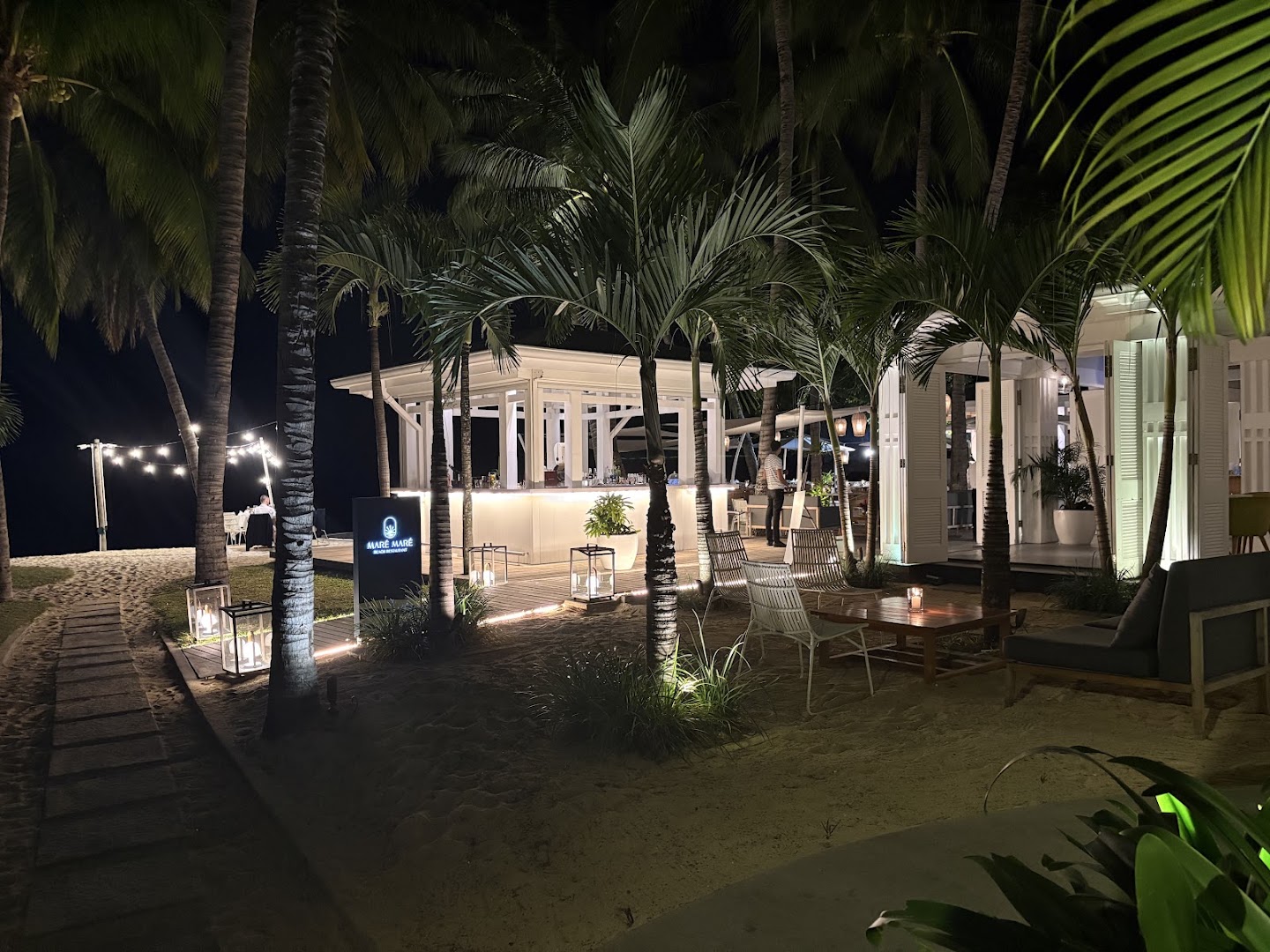 Maré Maré Beach Restaurant: beautiful evening atmosphere and setting