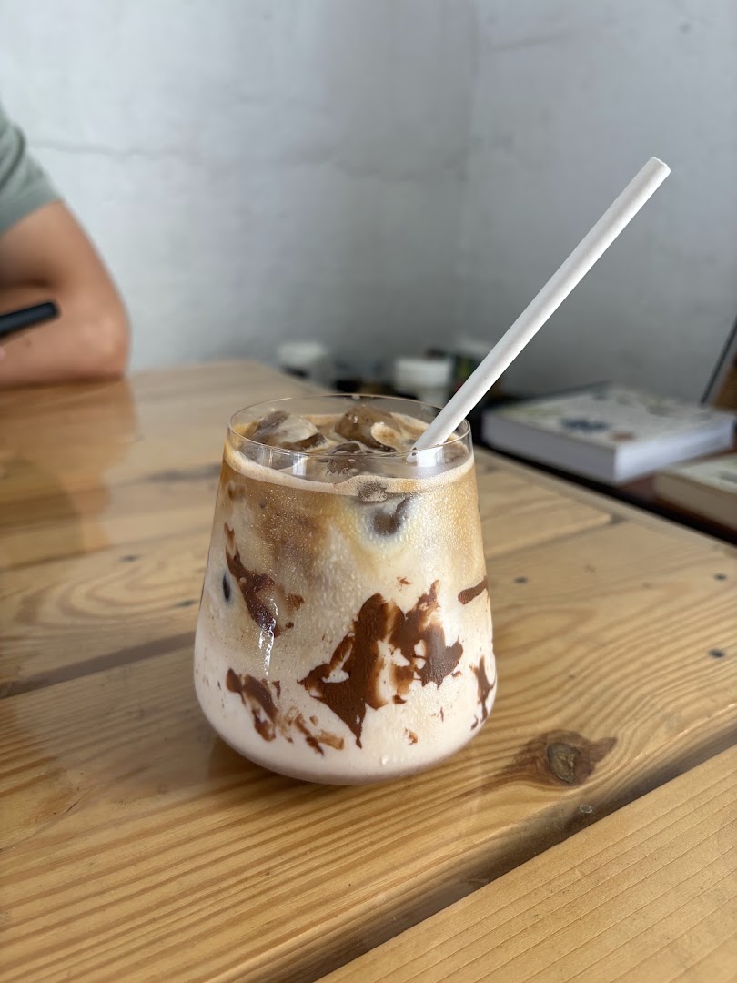 Michael's Coffee House: appealing photo of coffee drink