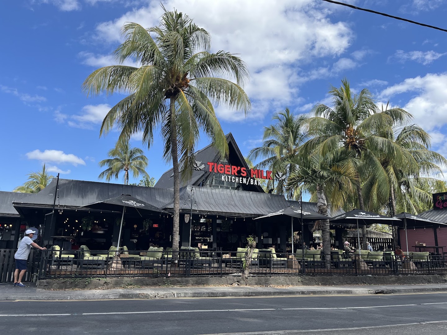 Tiger's Milk Flic en Flac: clear exterior shot of venue
