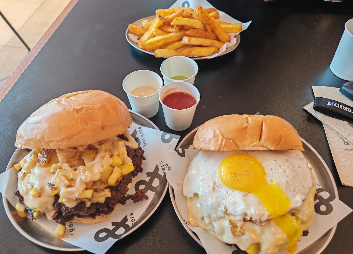 And Burgers: appetizing, high-quality food photography