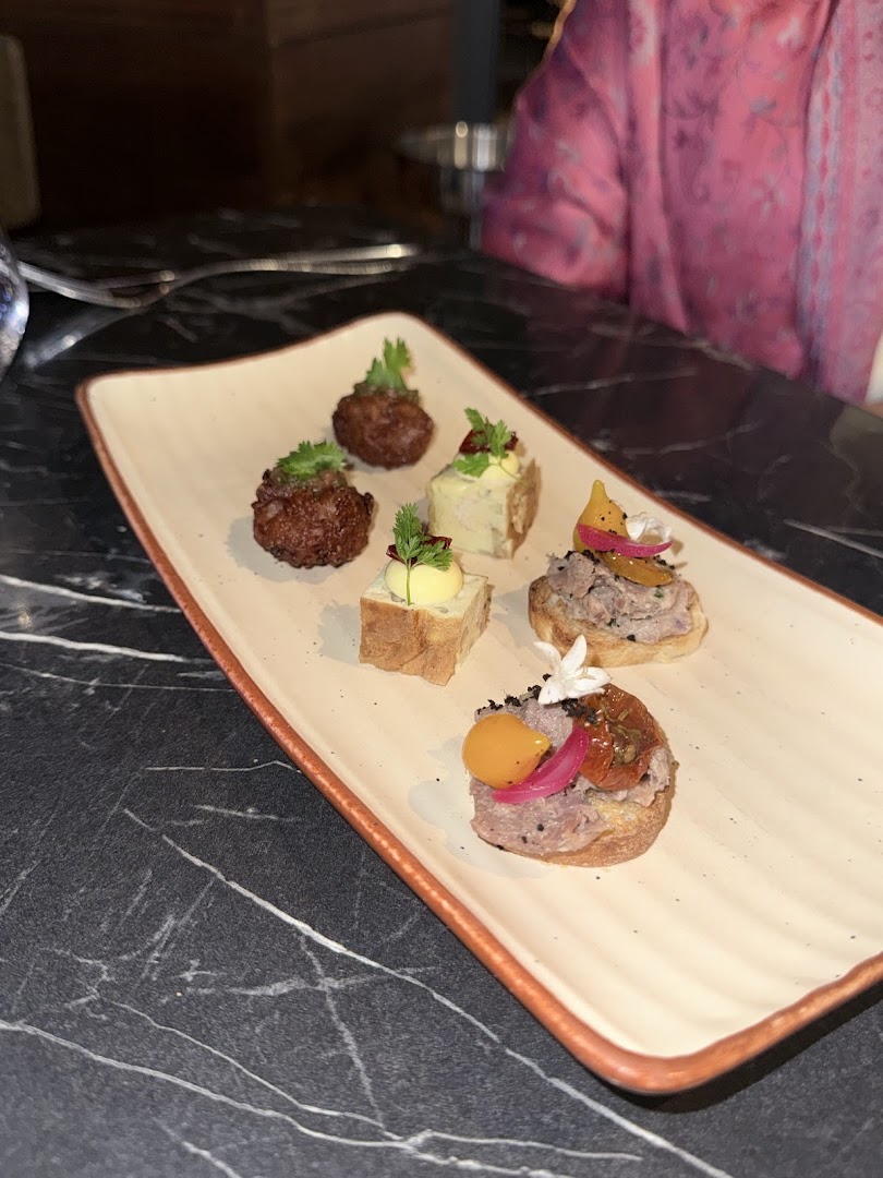 N'Joy: appetizing photo of bar food