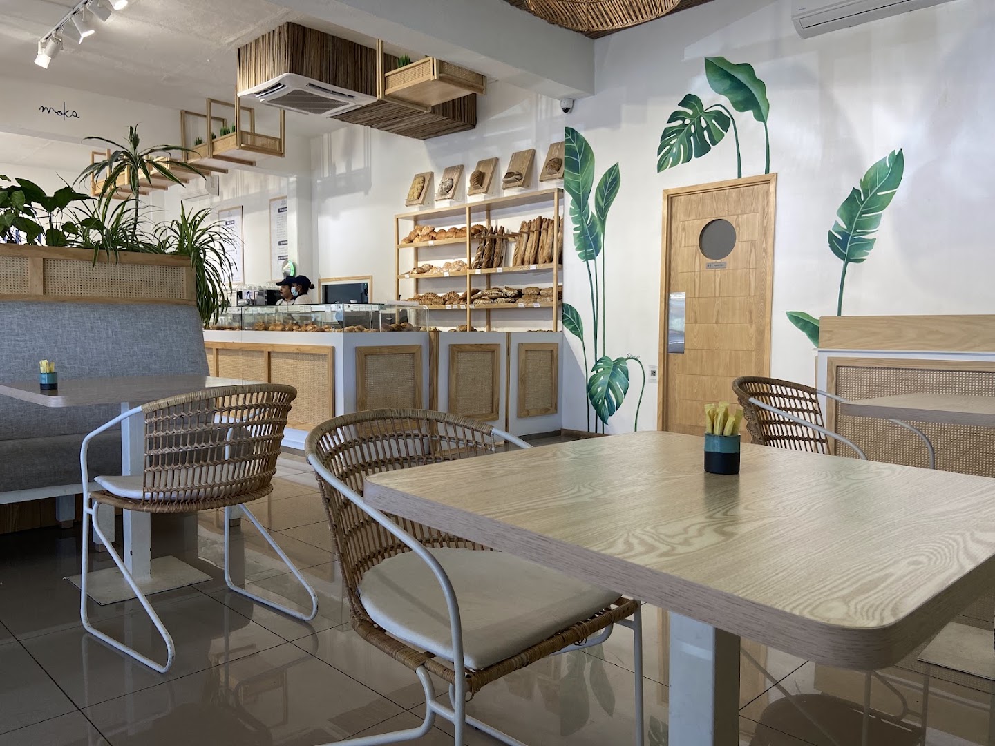 Pains et Moulins: clear, inviting interior shop photo