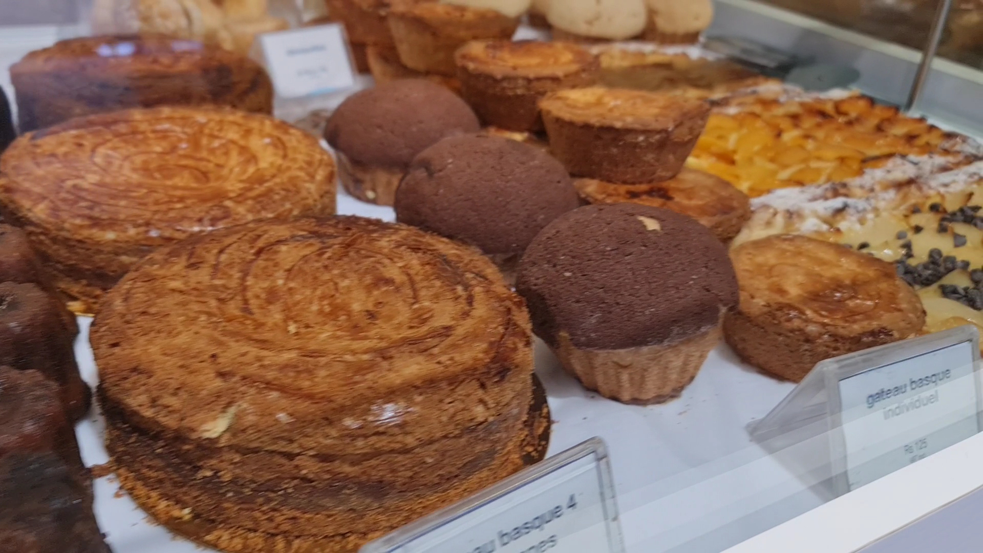 Pains et Moulins: appetizing display of fresh pastries