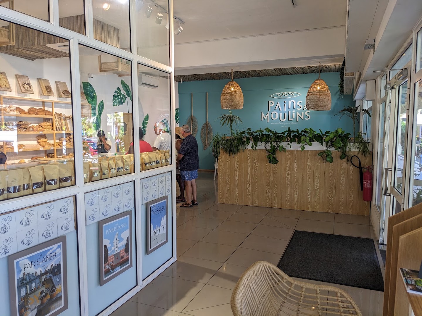Pains et Moulins: clear, inviting shop interior view