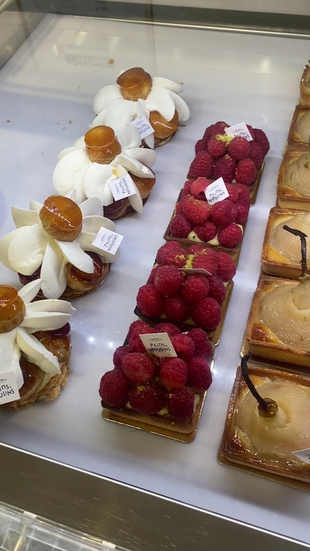 Pains et Moulins: high quality display of products