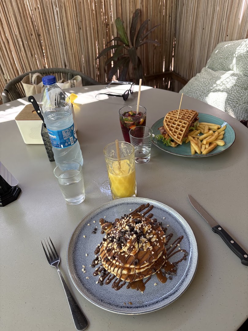 Sweet & Brunch: appetizing food and drink presentation