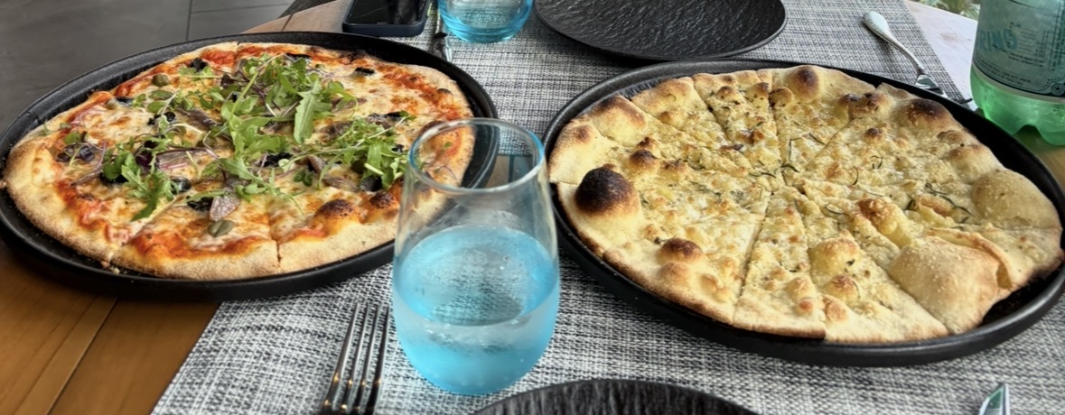 ZAKA: appetizing photo of served food