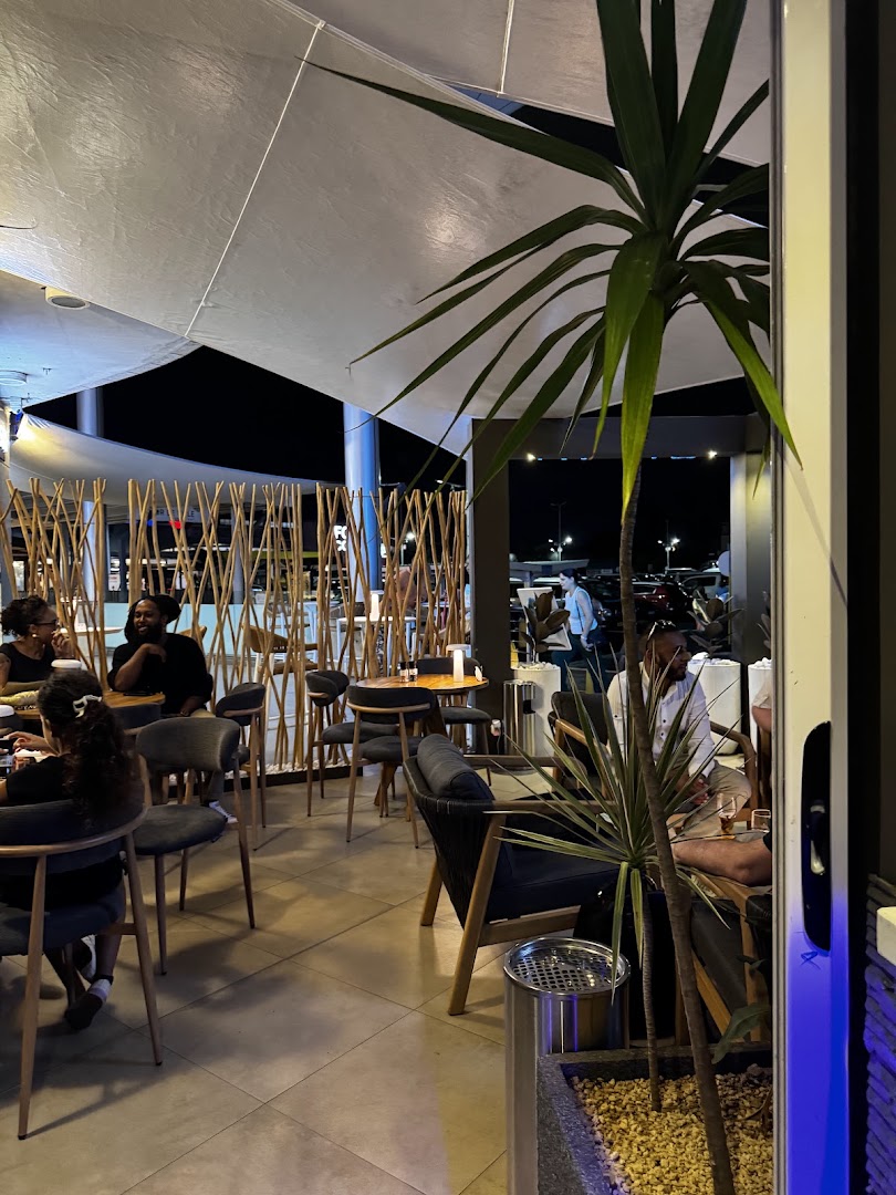ZAKA: inviting atmosphere and clear composition