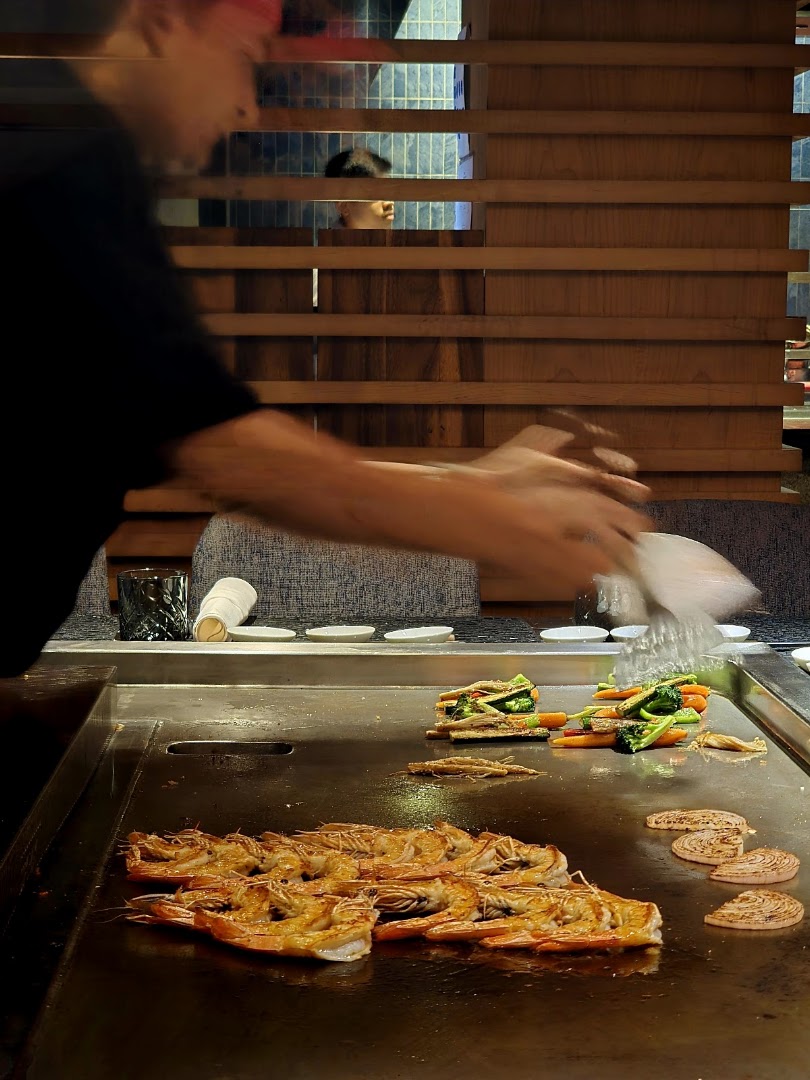 Atsuko: dynamic action shot of cooking
