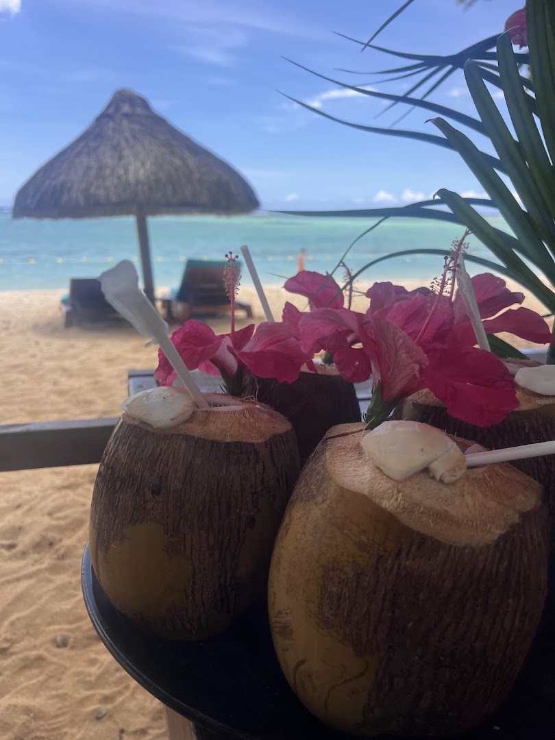 Atsuko: appealing food and beach atmosphere