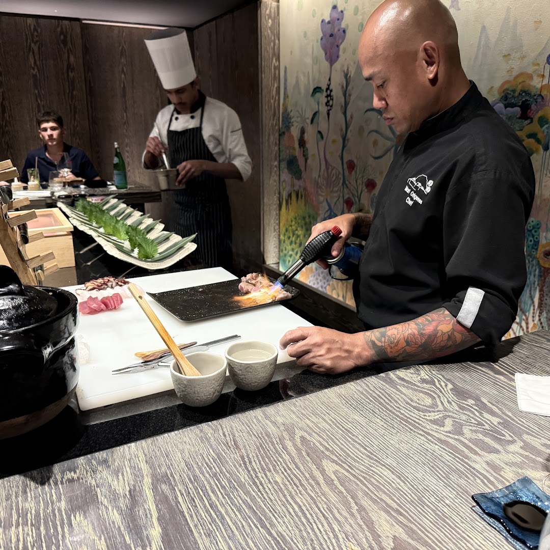 KAWAII: professional shot of chef cooking