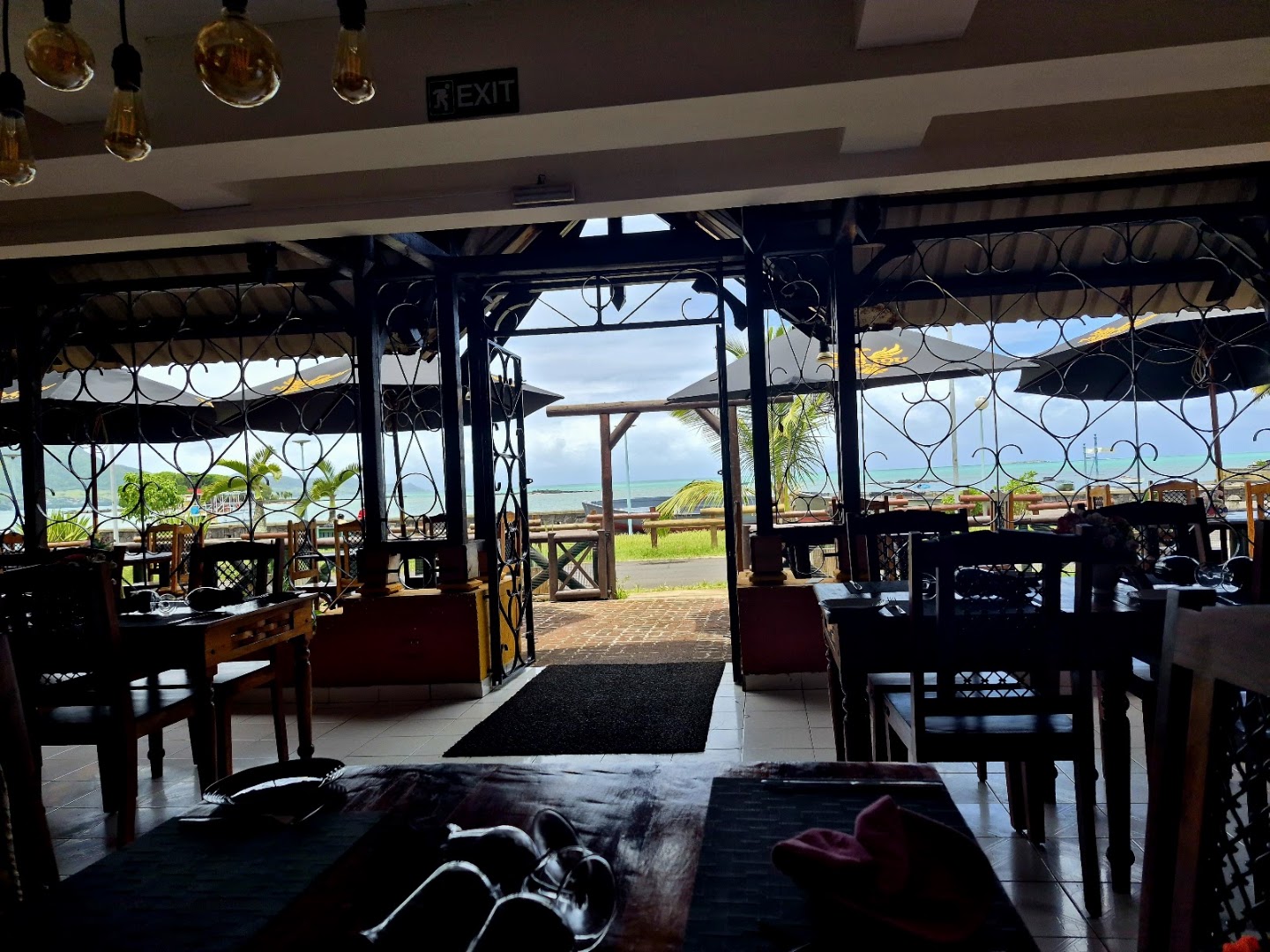 Les Copains d'Abord: inviting atmosphere and scenic view