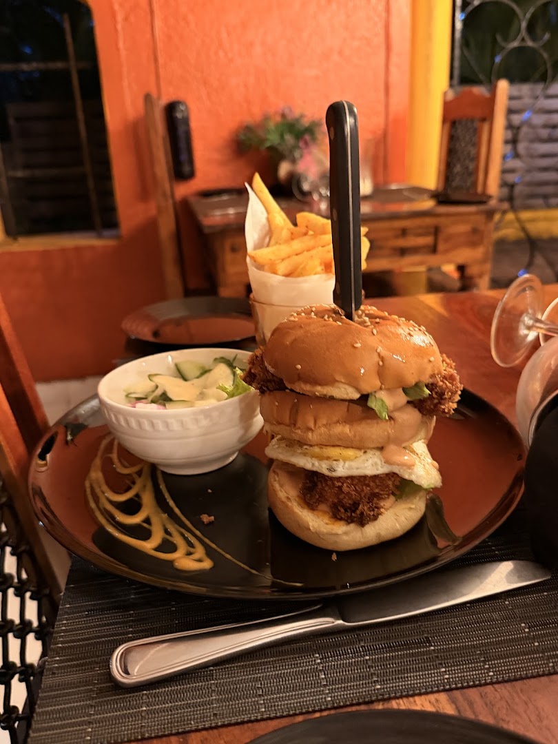 Les Copains d'Abord: appetizing food photography
