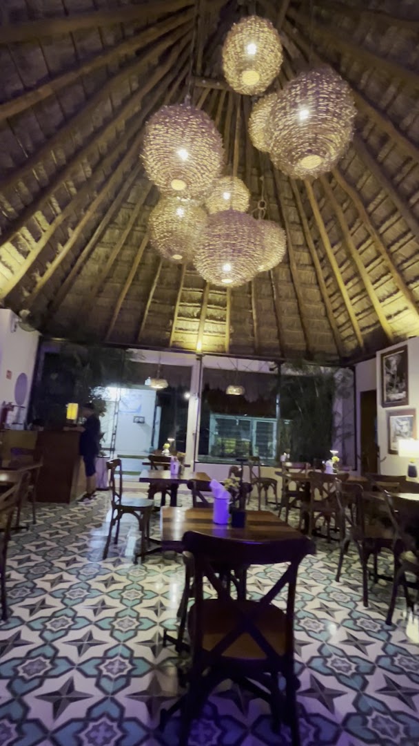 Mistura: attractive restaurant interior atmosphere