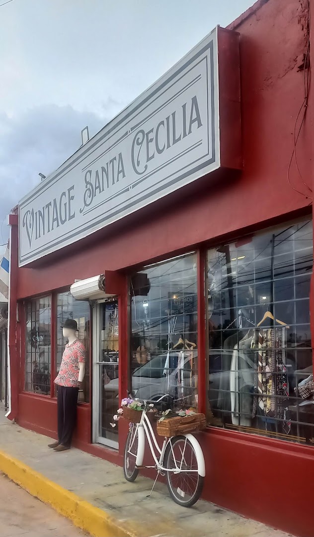 Vintage Santa Cecilia: clear storefront photo showing shop