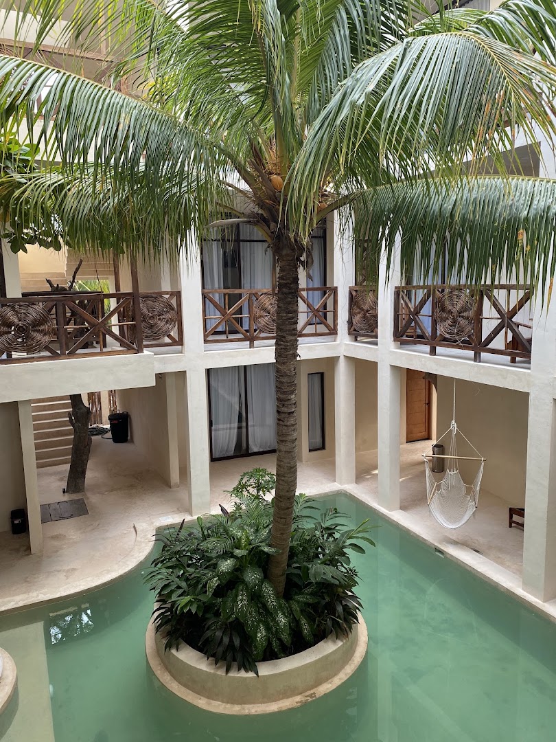 Joanza by ÓOL Hotels: attractive hotel courtyard and pool