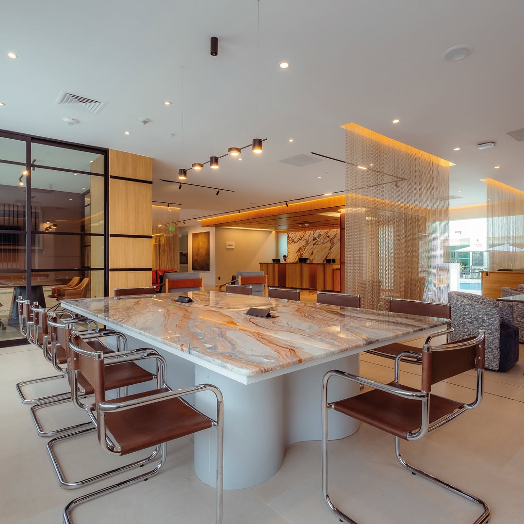 Sheraton León: professional photo of hotel interior