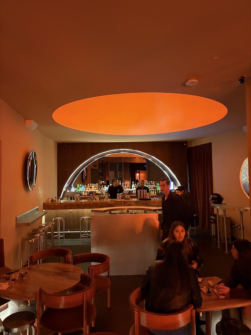 Bar Latosa: clear, inviting atmosphere of bar