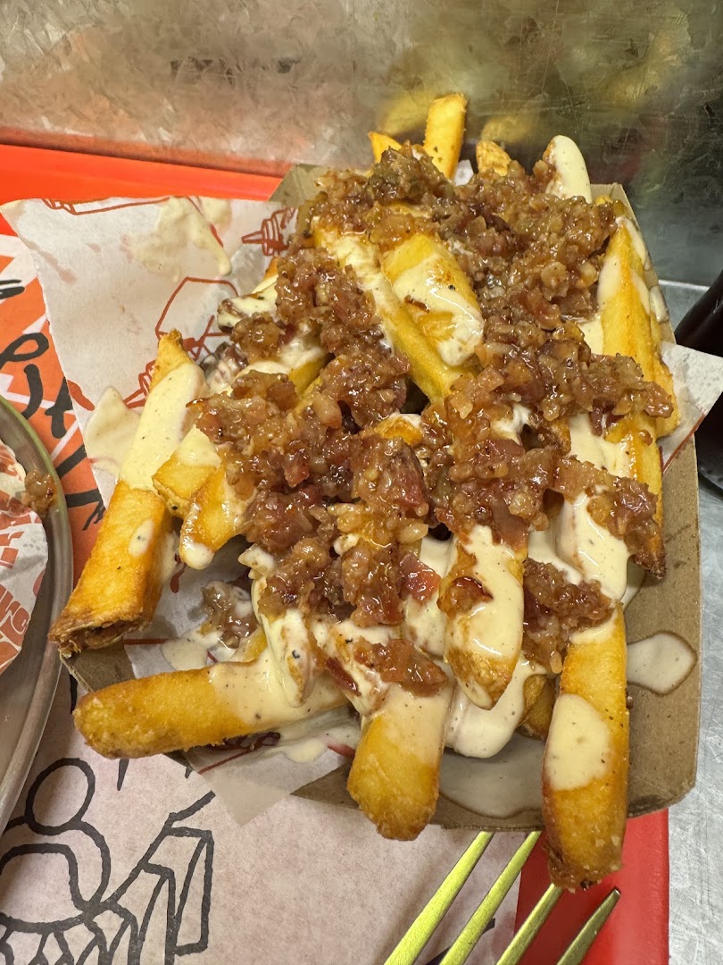 Burger Gang: appetizing photo of restaurant food