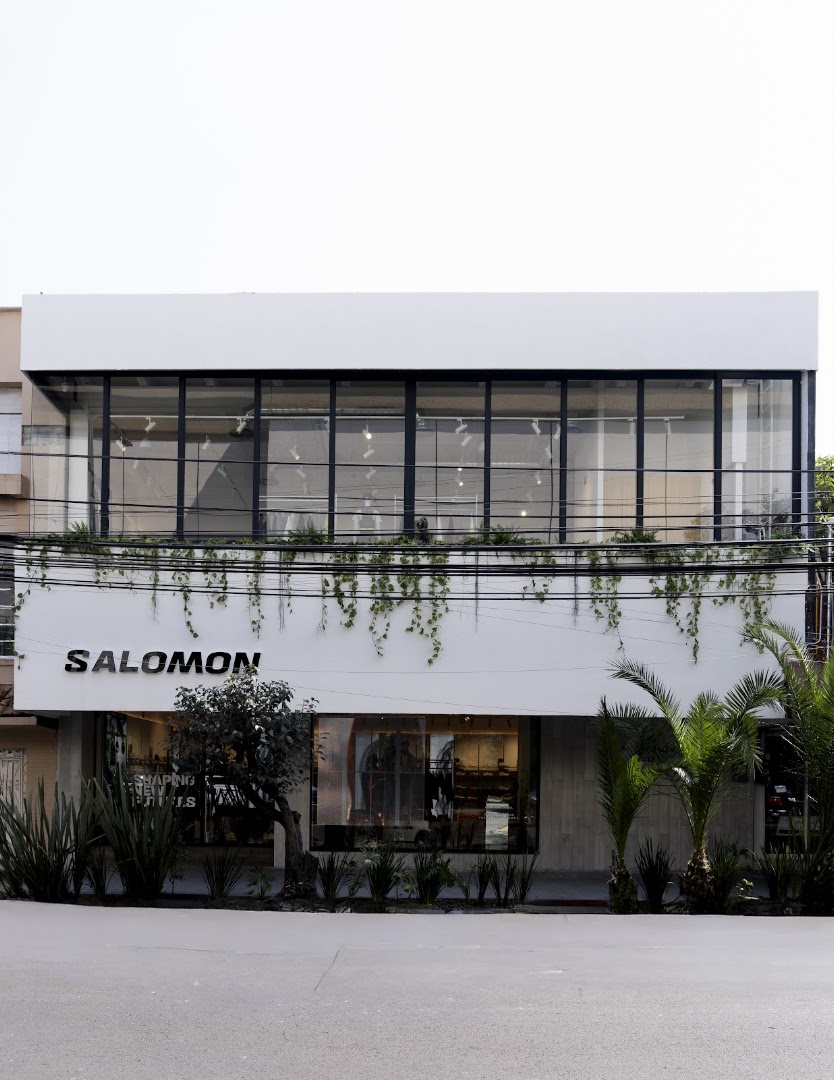 Casa Salomon: professional storefront exterior shot