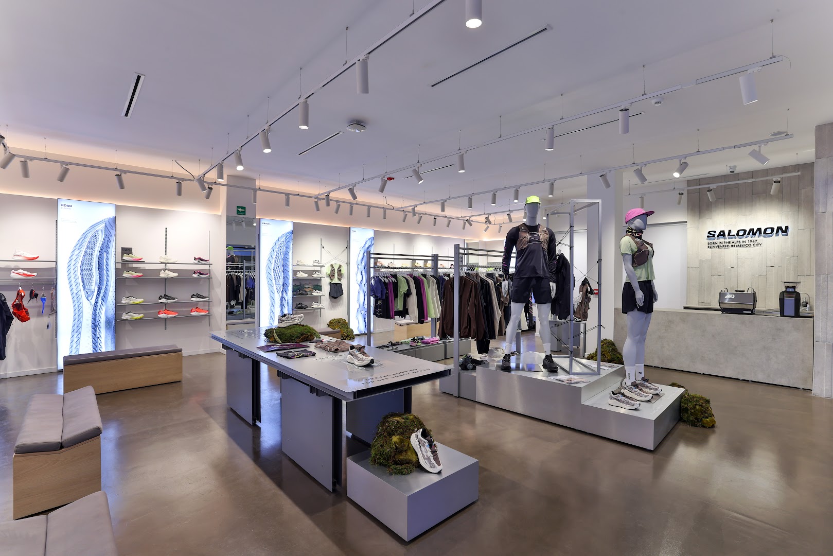 Casa Salomon: professional interior shop display photo