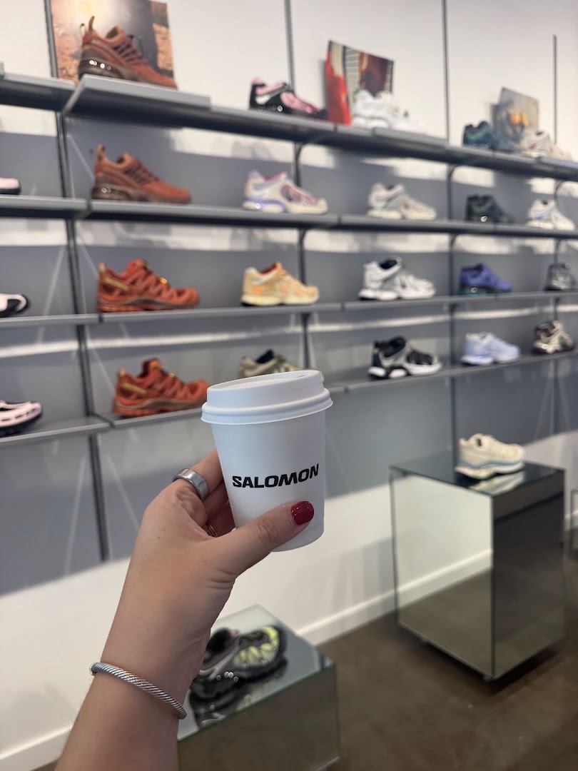 Casa Salomon: products and shop atmosphere