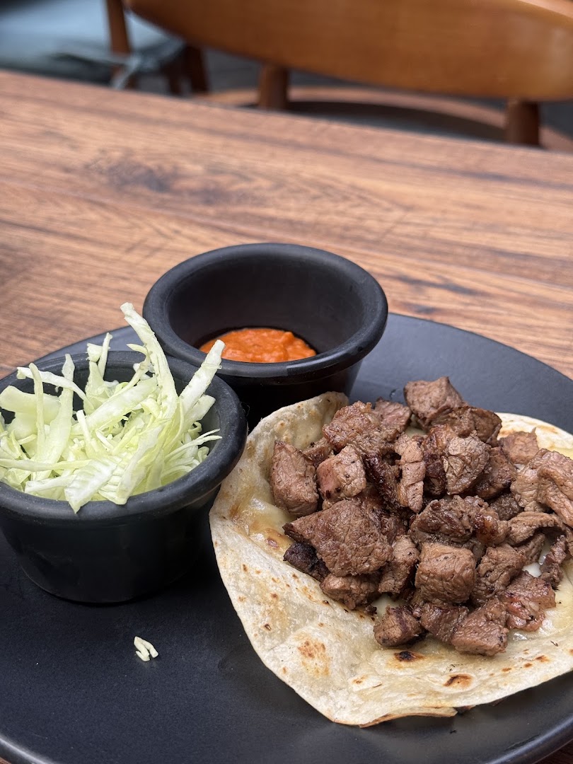 Tacos de Armando: appetizing, high-quality food photography