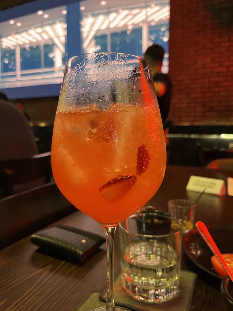 Brutal Kitchen Bar: appealing photo of a cocktail