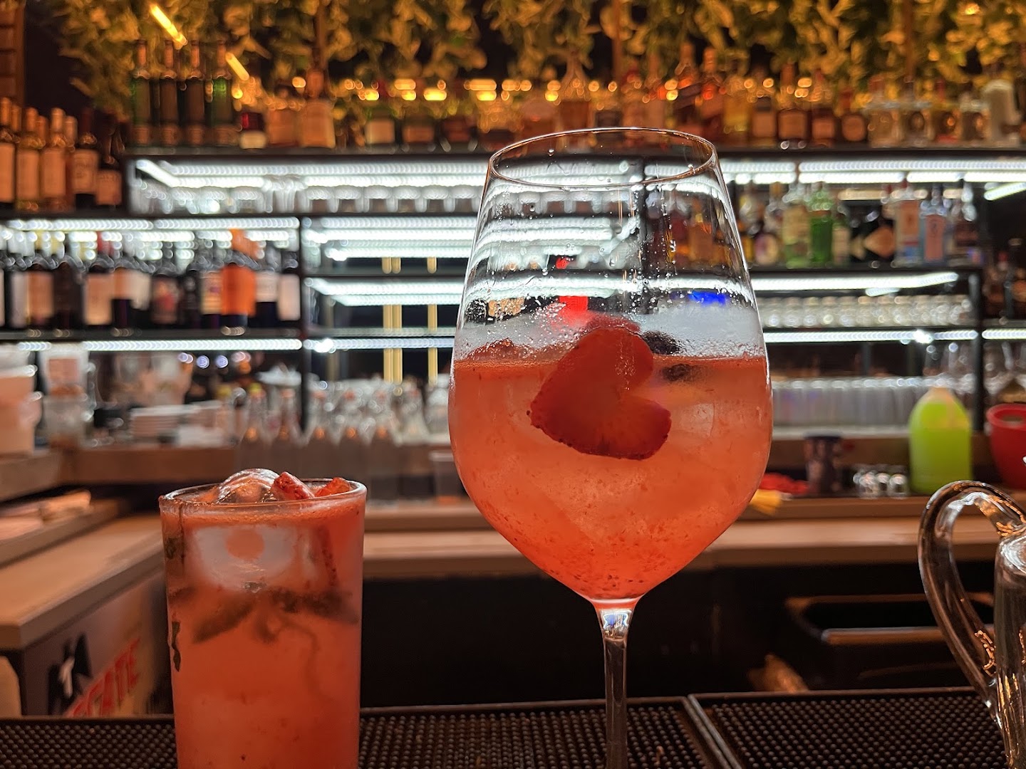 Brutal Kitchen Bar: appealing photo of restaurant drinks