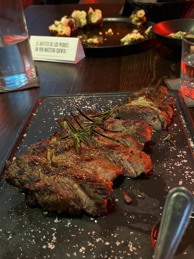 Brutal Kitchen Bar: appetizing food photography