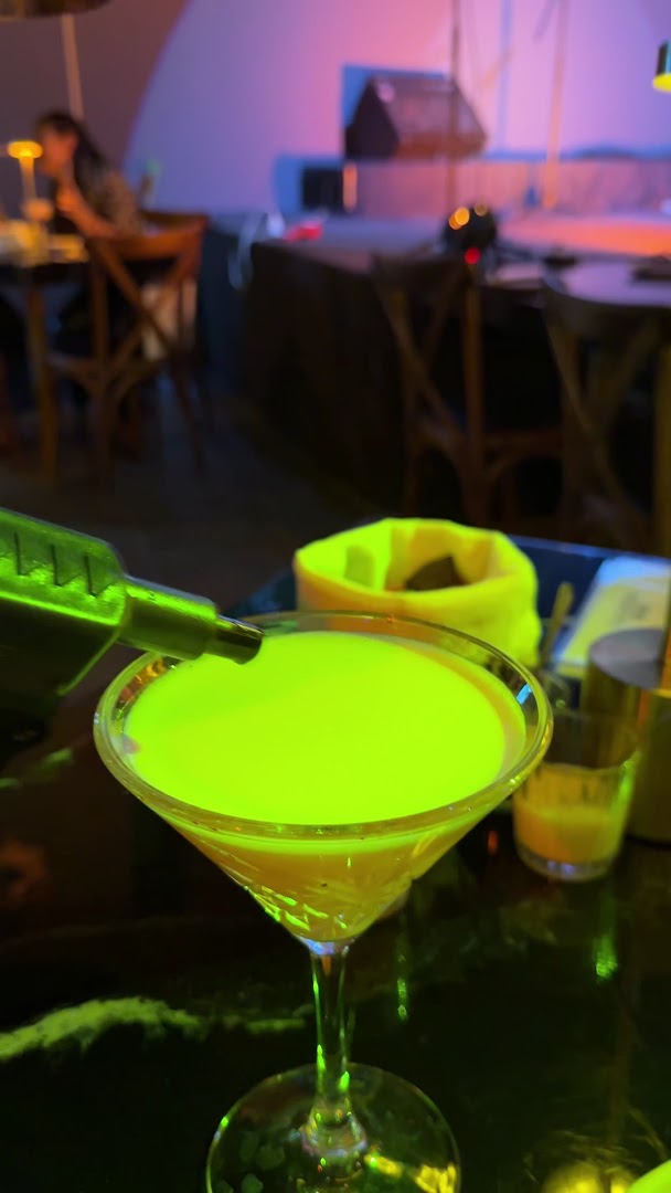 Hacienda 1810: appealing cocktail presentation and atmosphere
