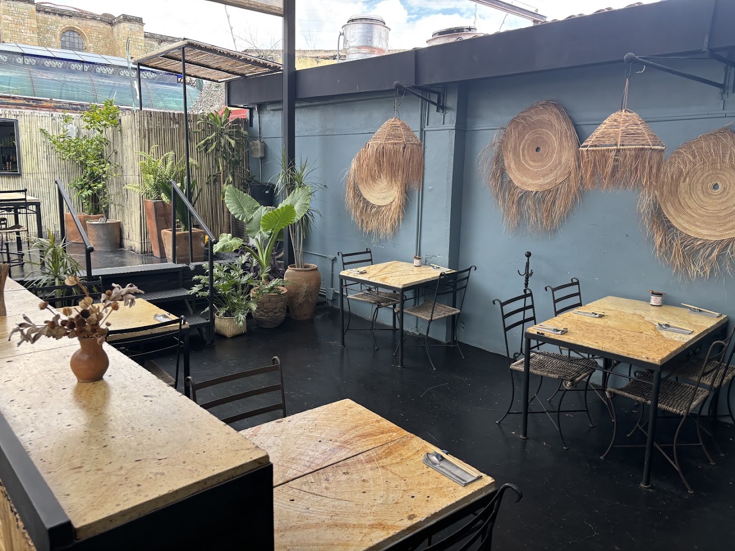 Labo Fermento: clear photo of restaurant terrace