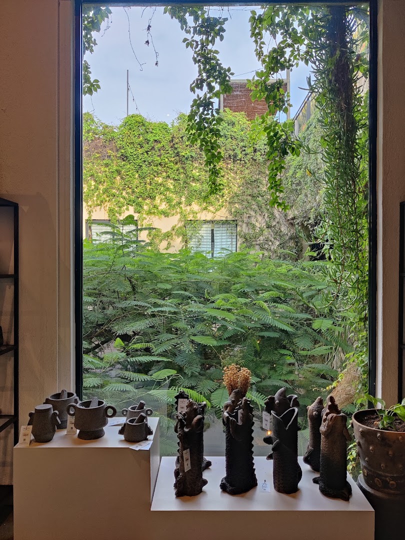 Negro Concept Store: beautiful shop display and view