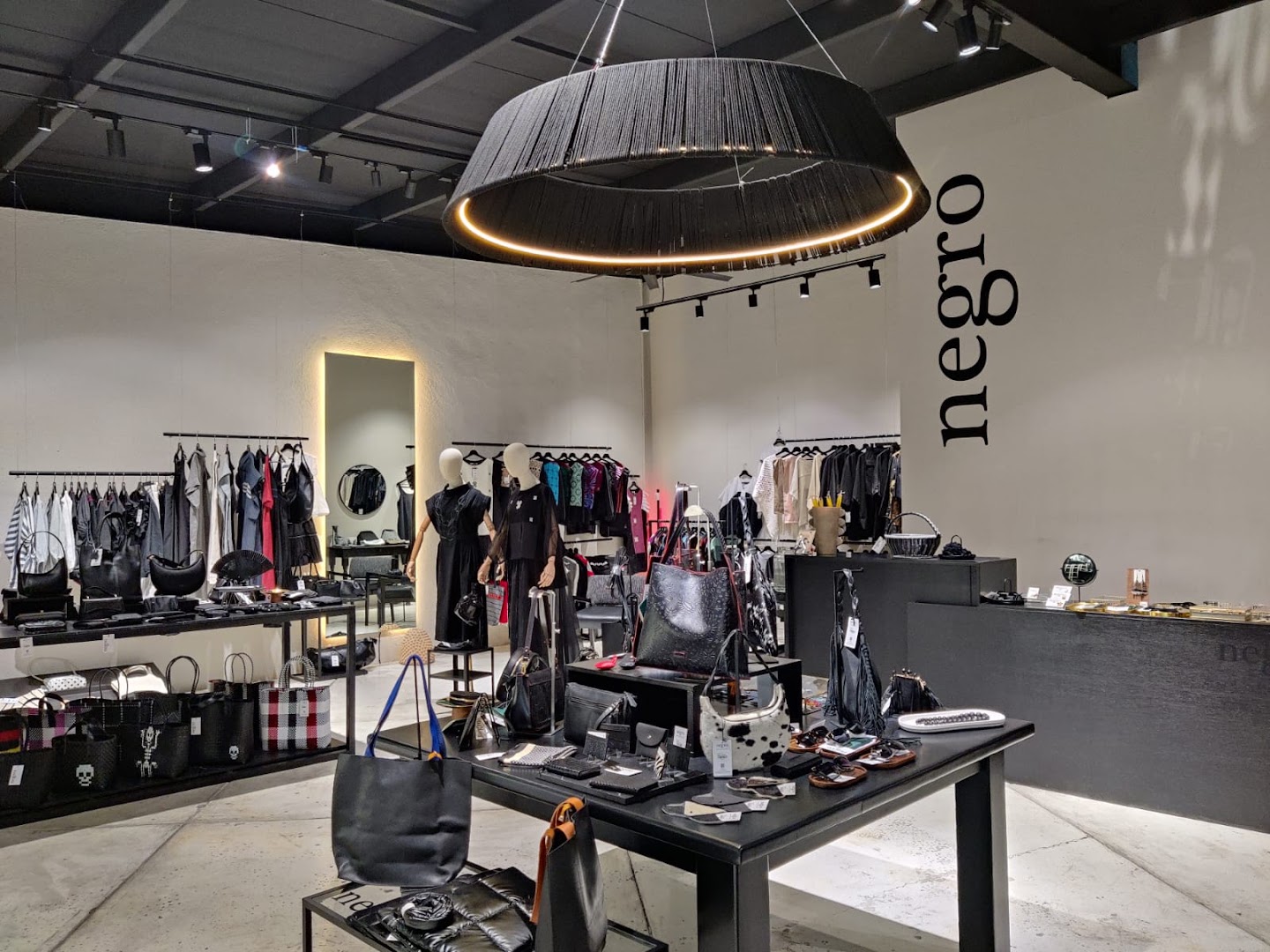 Negro Concept Store: professional interior shop display photo
