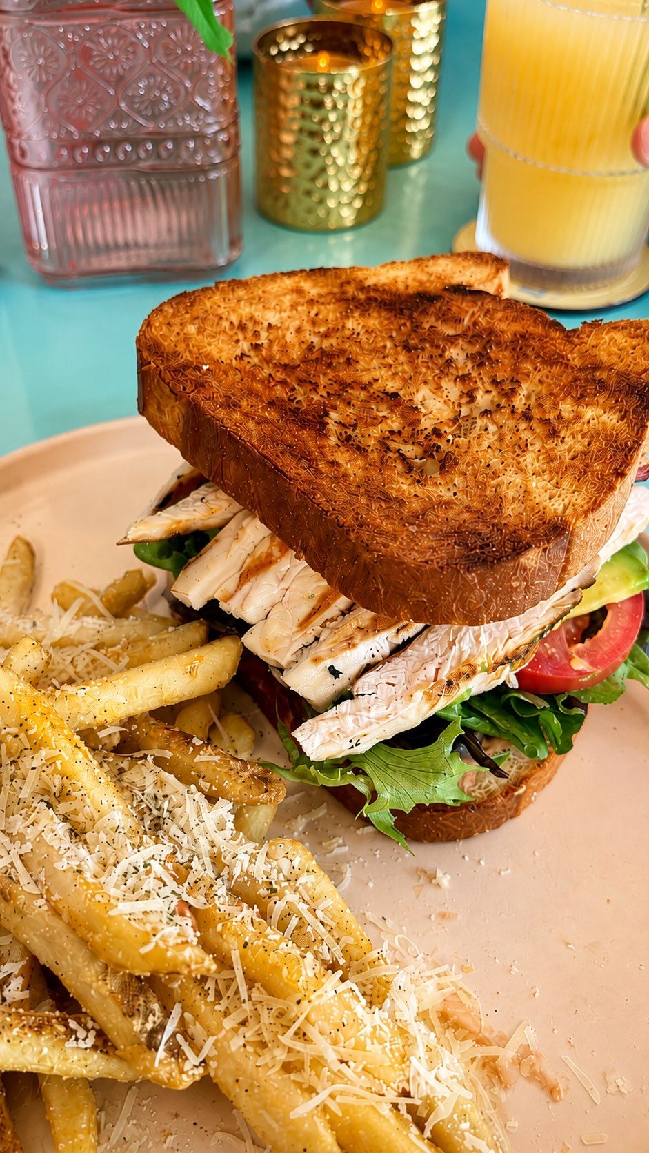 Lola & Lilo Meow Café Brunch & More: appetizing, high-quality food photography