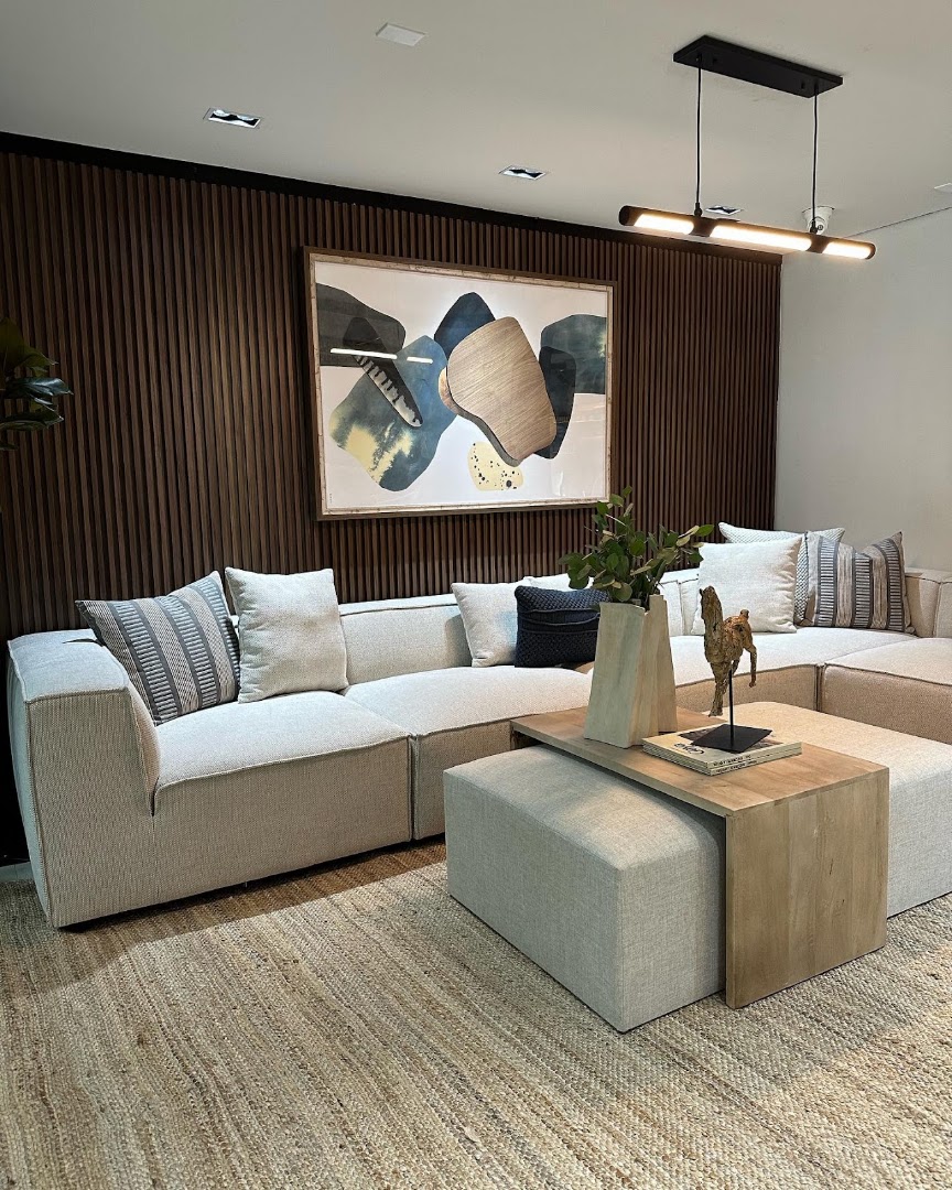 Manifiesto Design Center: professional interior design shop display