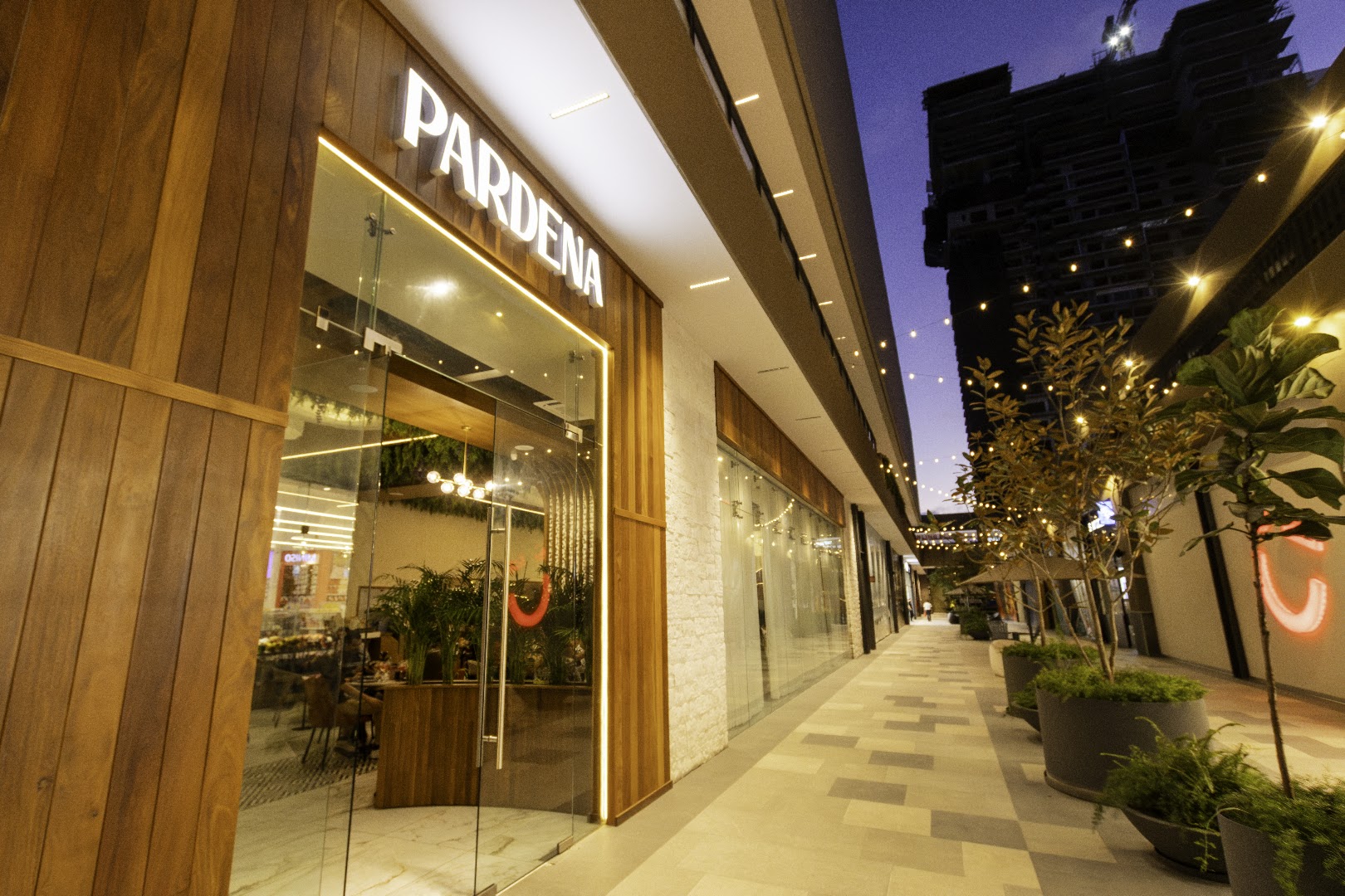 Pardena: professional exterior shot of venue