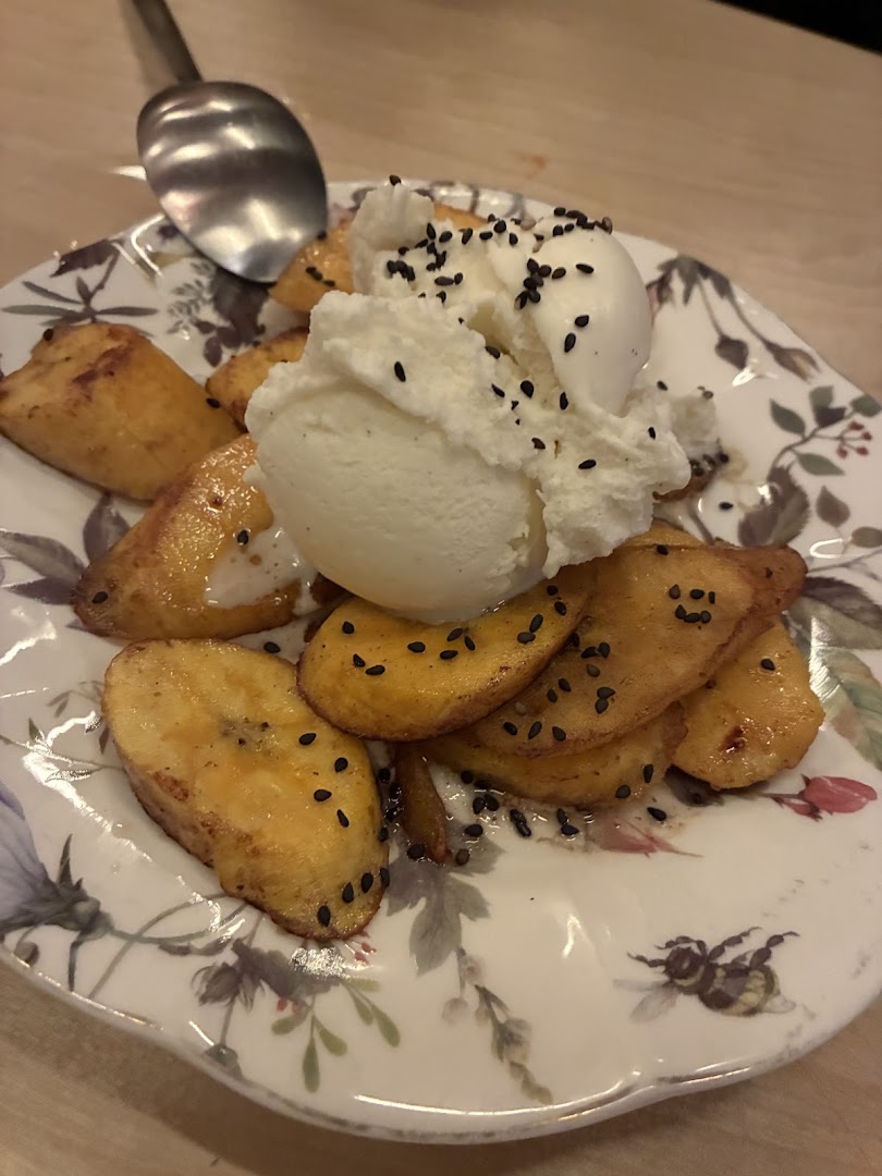 Tiger TKO: appetizing photo of restaurant dessert