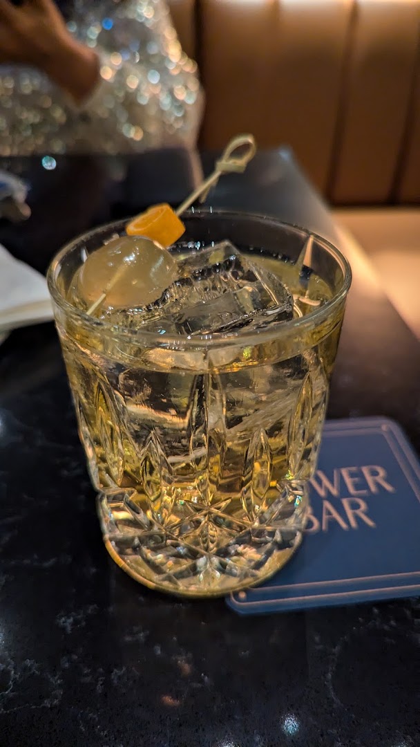 Tower Bar: high quality cocktail photo