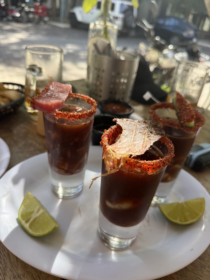 Los Morros: appetizing photo of restaurant drinks